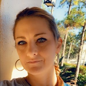 Meet your Posher, Alisha